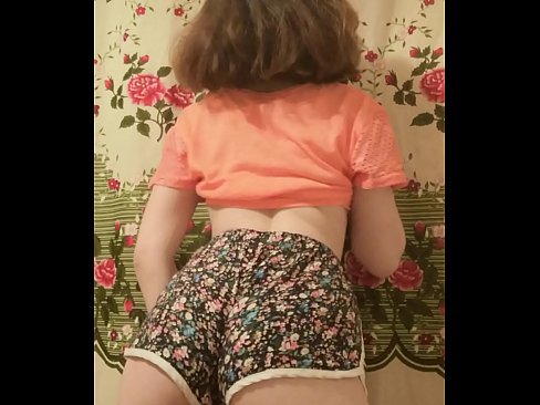 ❤️ Leanabh òg sexy a ’toirt dheth na shorts aice air a’ chamara ❤️ Porno leinn gd.xxxomg.ru ﹏