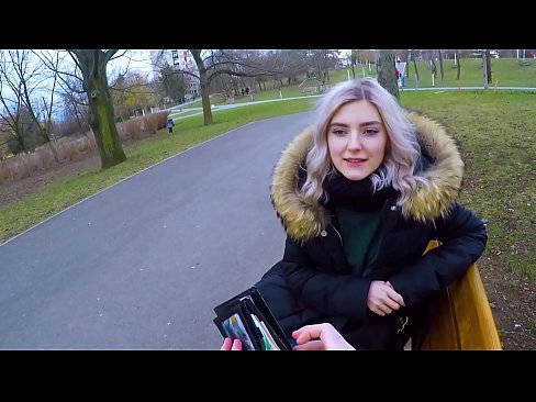 ❤️ Swallows hot cum coigreach airson airgead - blowjob anns a 'phàirc le Eva Elfie ❤️ Porno leinn gd.xxxomg.ru ﹏
